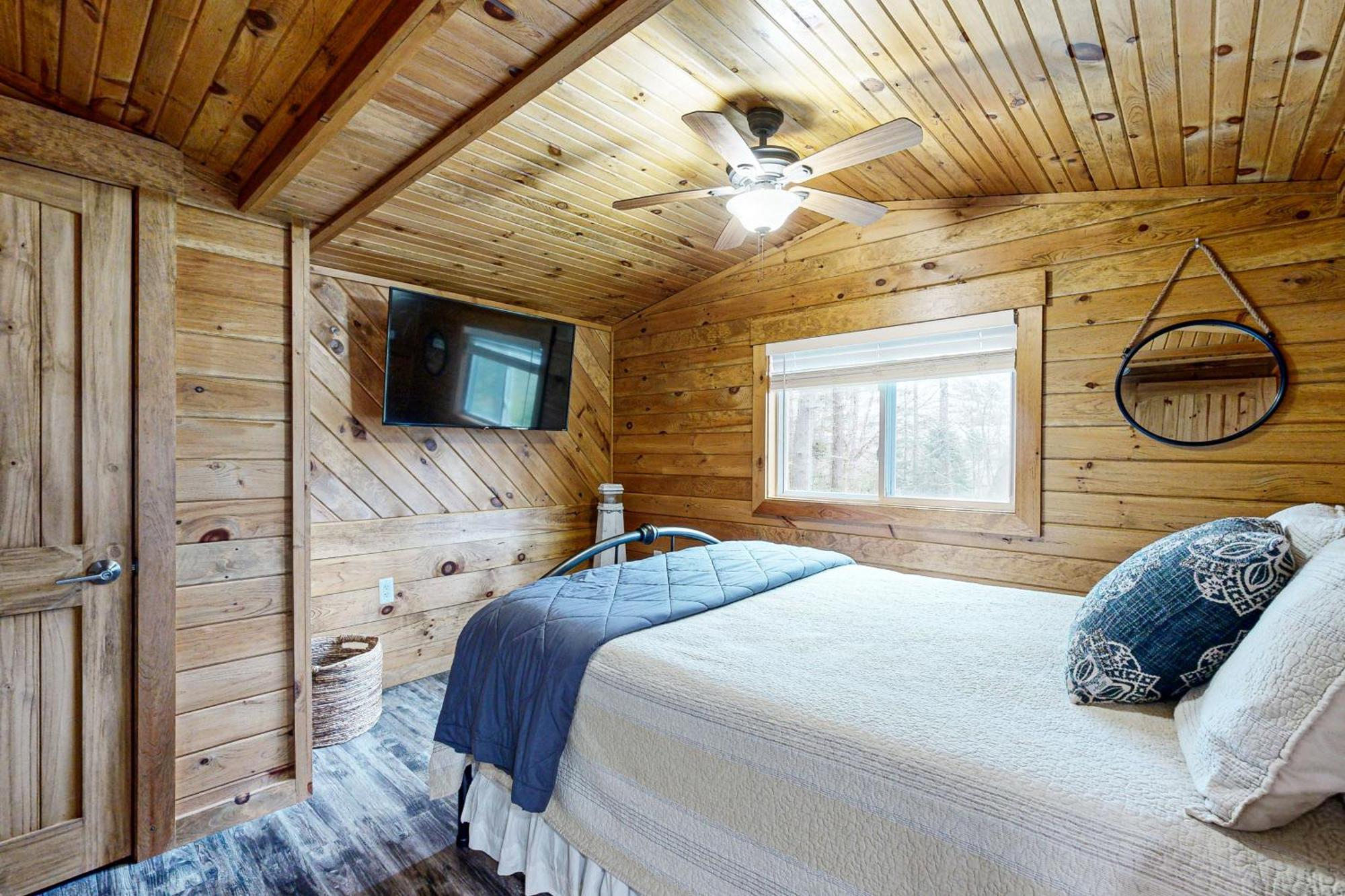 Little Cottage In The Woods บูธเบย์ฮาร์เบอร์ ภายนอก รูปภาพ